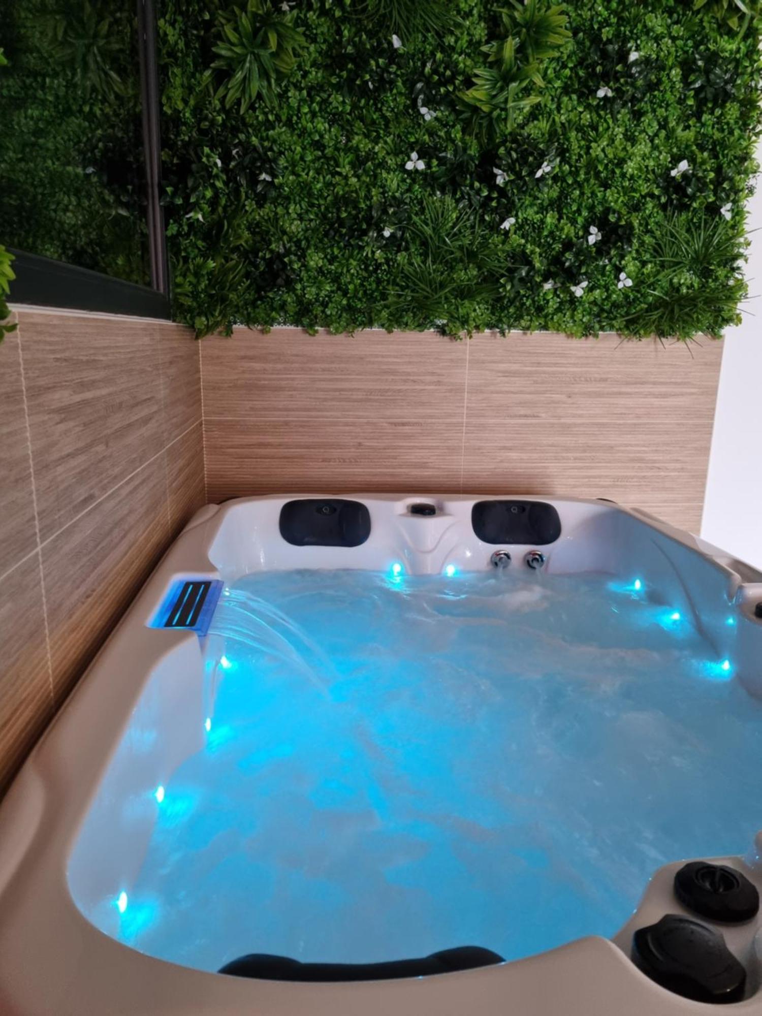 Le Cocoon - Jacuzzi, Sauna Et Piscine Privee Carpentras Exterior photo